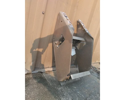 INTERNATIONAL LT FRAME STEP