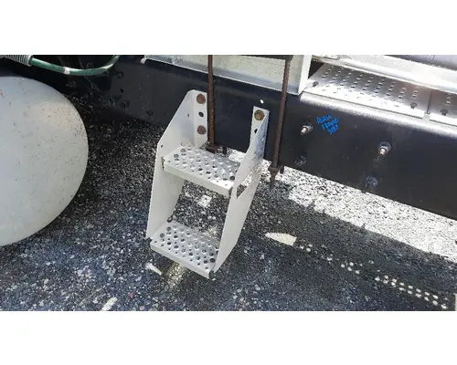 INTERNATIONAL LT FRAME STEP