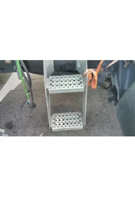 INTERNATIONAL LT FRAME STEP