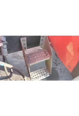 INTERNATIONAL LT FRAME STEP