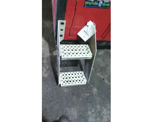 INTERNATIONAL LT FRAME STEP