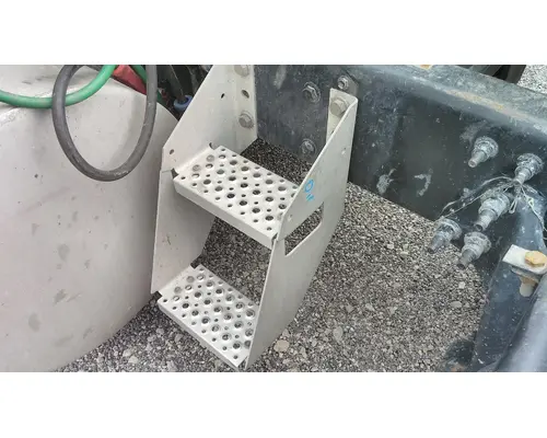 INTERNATIONAL LT FRAME STEP