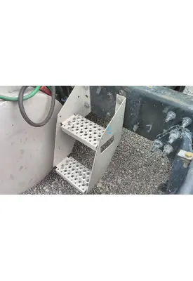 INTERNATIONAL LT FRAME STEP