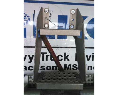 INTERNATIONAL LT FRAME STEP
