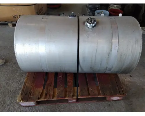 INTERNATIONAL LT FUEL TANK