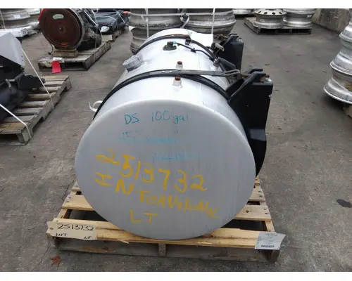 INTERNATIONAL LT FUEL TANK