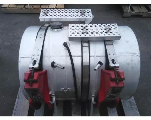 INTERNATIONAL LT FUEL TANK
