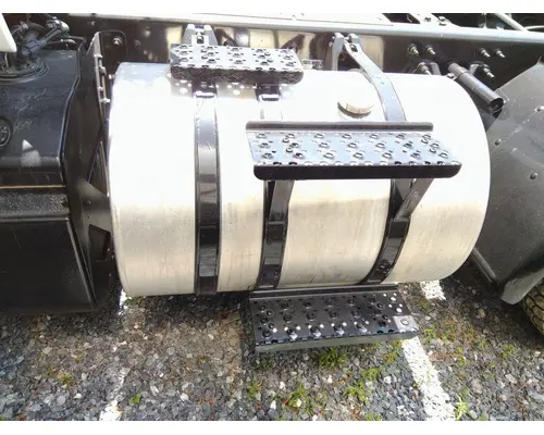 INTERNATIONAL LT FUEL TANK