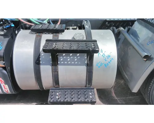 INTERNATIONAL LT FUEL TANK