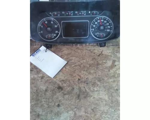 INTERNATIONAL LT GAUGE CLUSTER