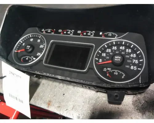 INTERNATIONAL LT GAUGE CLUSTER