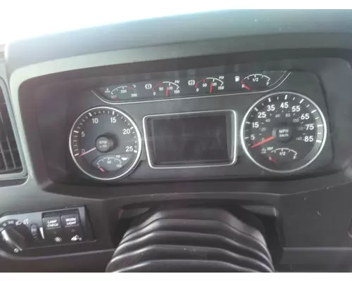 INTERNATIONAL LT GAUGE CLUSTER