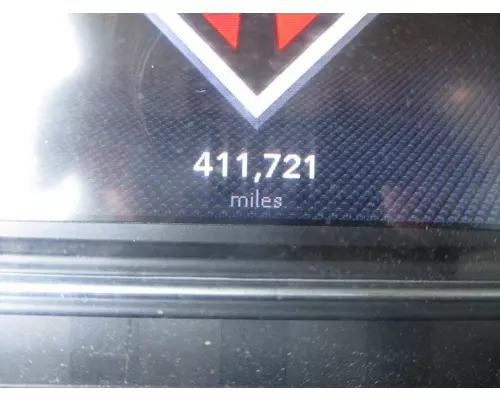 INTERNATIONAL LT GAUGE CLUSTER