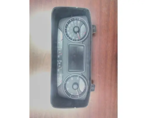 INTERNATIONAL LT GAUGE CLUSTER