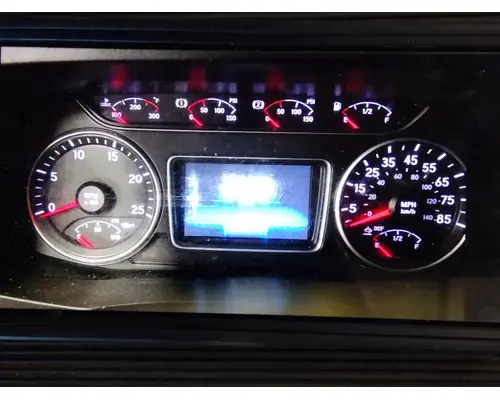 INTERNATIONAL LT GAUGE CLUSTER