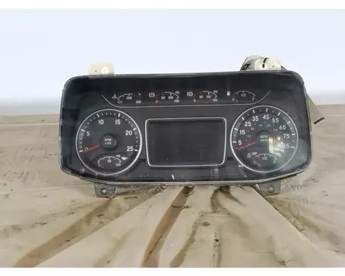 INTERNATIONAL LT GAUGE CLUSTER