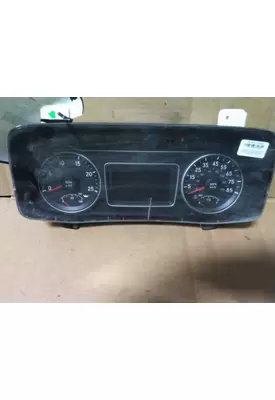 INTERNATIONAL LT GAUGE CLUSTER