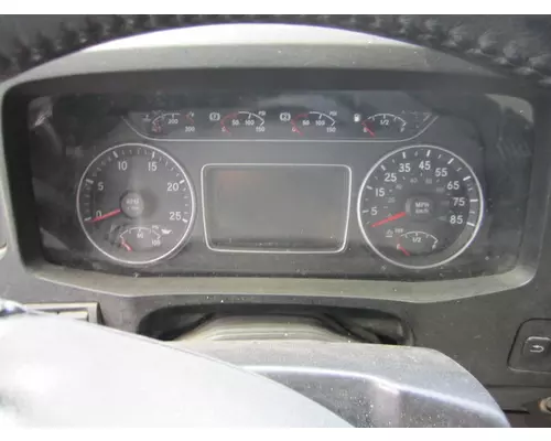 INTERNATIONAL LT GAUGE CLUSTER