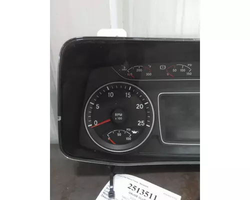 INTERNATIONAL LT GAUGE CLUSTER