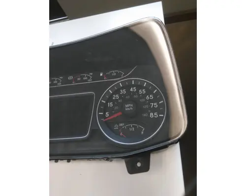 INTERNATIONAL LT GAUGE CLUSTER