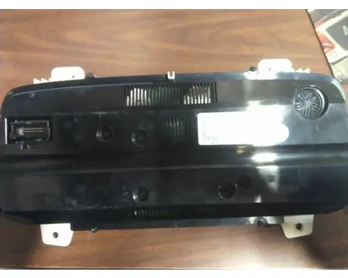 INTERNATIONAL LT GAUGE CLUSTER