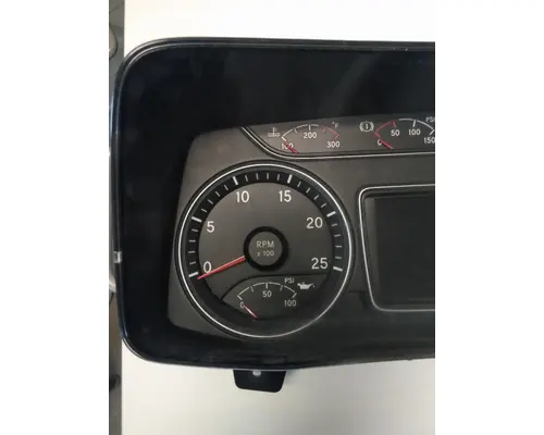 INTERNATIONAL LT GAUGE CLUSTER