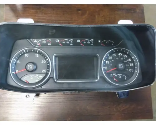 INTERNATIONAL LT GAUGE CLUSTER