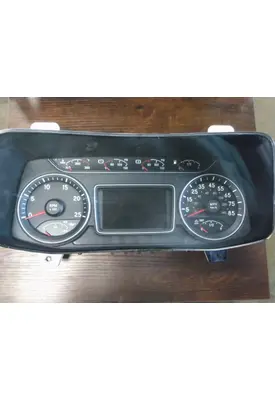 INTERNATIONAL LT GAUGE CLUSTER