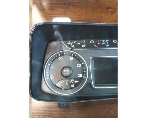 INTERNATIONAL LT GAUGE CLUSTER