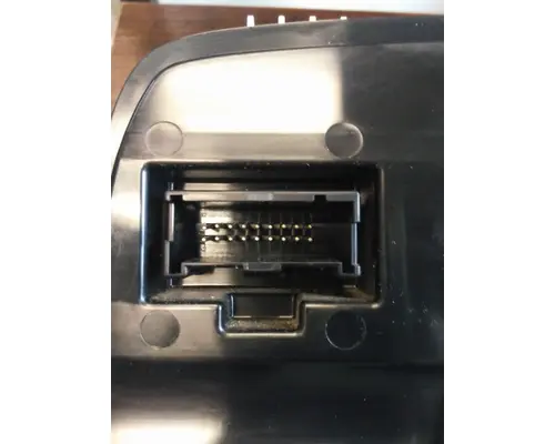 INTERNATIONAL LT GAUGE CLUSTER