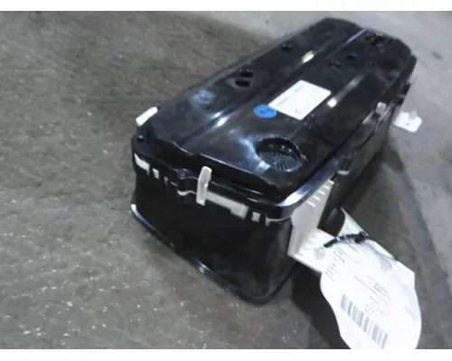 INTERNATIONAL LT GAUGE CLUSTER