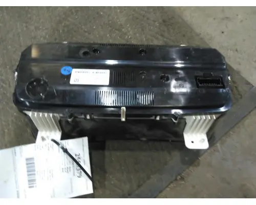 INTERNATIONAL LT GAUGE CLUSTER