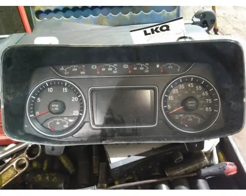 INTERNATIONAL LT GAUGE CLUSTER