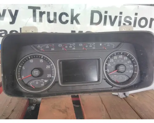 INTERNATIONAL LT GAUGE CLUSTER