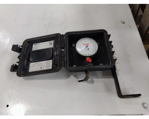 INTERNATIONAL LT GAUGE MISC