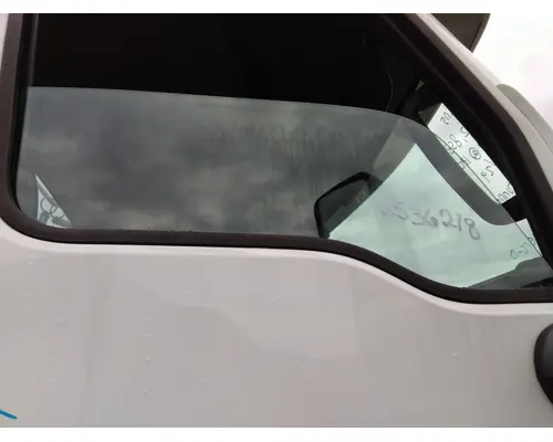 INTERNATIONAL LT GLASS, DOOR, FRONT