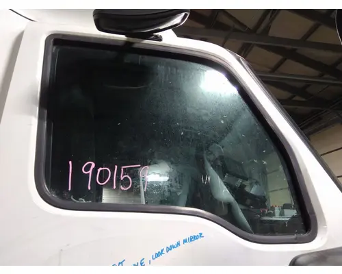 INTERNATIONAL LT GLASS, DOOR, FRONT