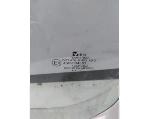 INTERNATIONAL LT GLASS, DOOR, FRONT