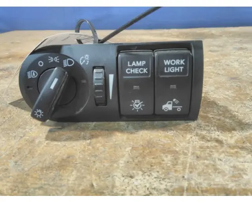 INTERNATIONAL LT HEADLAMP SWITCH