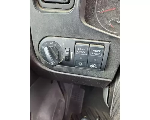 INTERNATIONAL LT HEADLAMP SWITCH