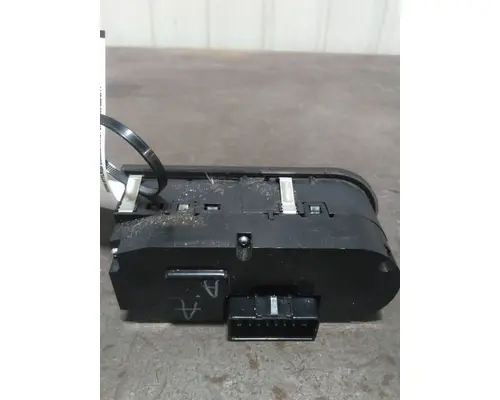 INTERNATIONAL LT HEADLAMP SWITCH