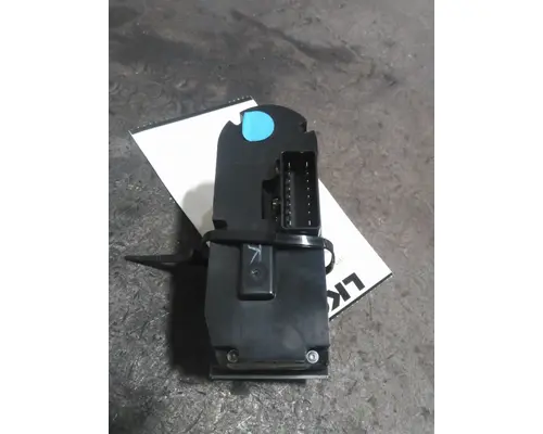 INTERNATIONAL LT HEADLAMP SWITCH