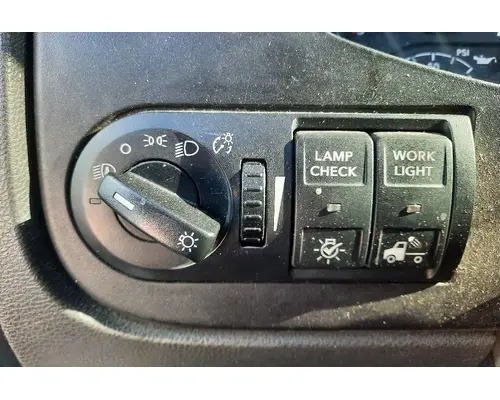 INTERNATIONAL LT HEADLAMP SWITCH