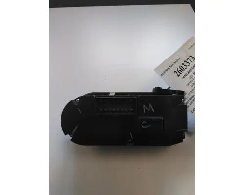 INTERNATIONAL LT HEADLAMP SWITCH