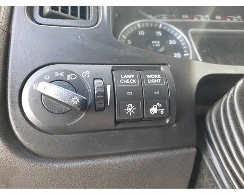 INTERNATIONAL LT HEADLAMP SWITCH