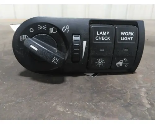 INTERNATIONAL LT HEADLAMP SWITCH