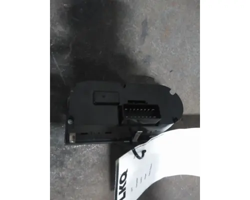 INTERNATIONAL LT HEADLAMP SWITCH