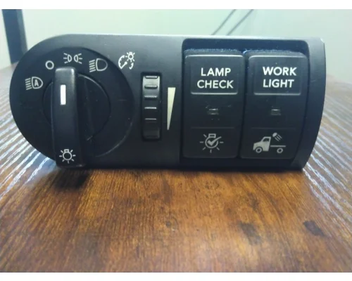 INTERNATIONAL LT HEADLAMP SWITCH