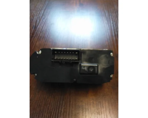 INTERNATIONAL LT HEADLAMP SWITCH
