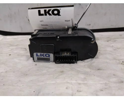 INTERNATIONAL LT HEADLAMP SWITCH